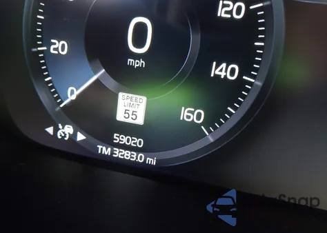 2022 Volvo Xc40 T5 R-Design z USA, uszkodzony, nr VIN YV4162UM5N2648695